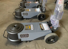 冠航氣動千斤頂在皮卡車維修中工作原理